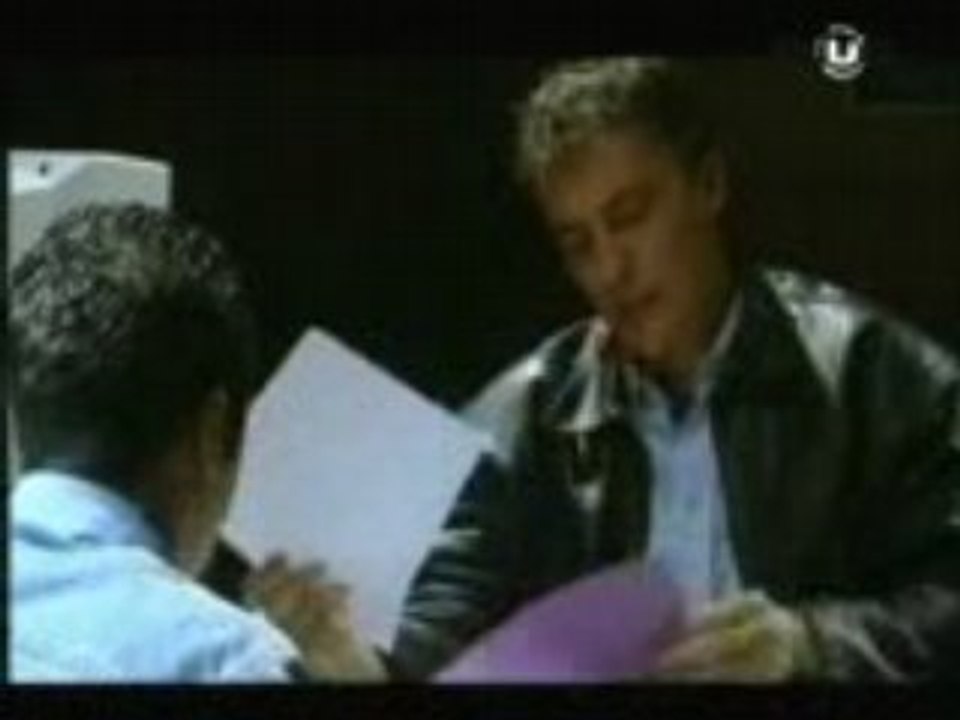 Jamel Debbouze Au Poste De Police