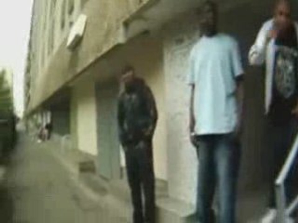 Nysay ft Issaka - On fume on traine