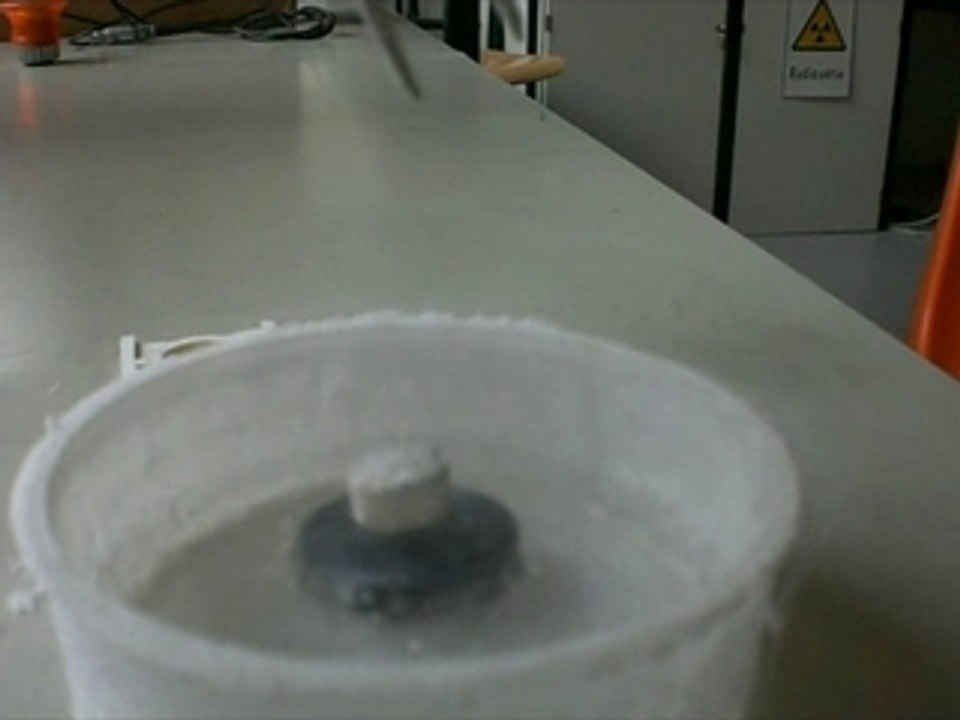 Video_diamagnetische levitation.avi