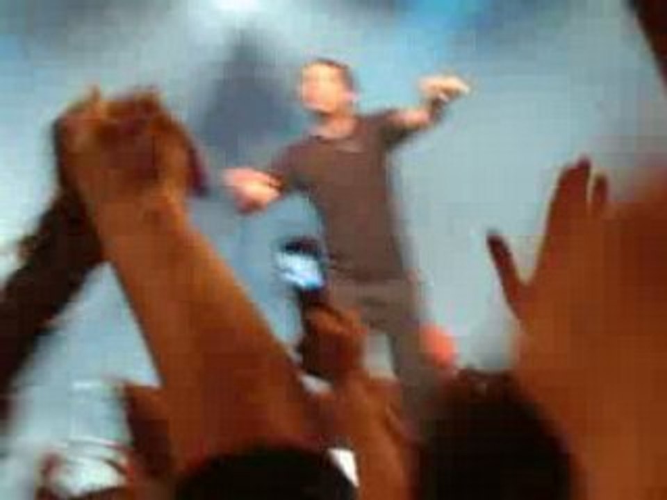 Simple Plan - Low,  I kissed a girl, Summer love (3 Nov 08)