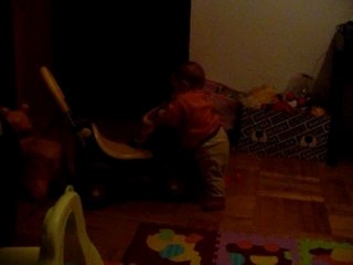 Marie se met debout novembre 2008