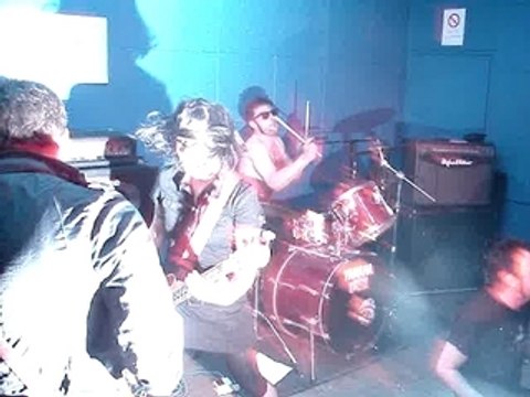 Lipstick Vibrators à la Kfet