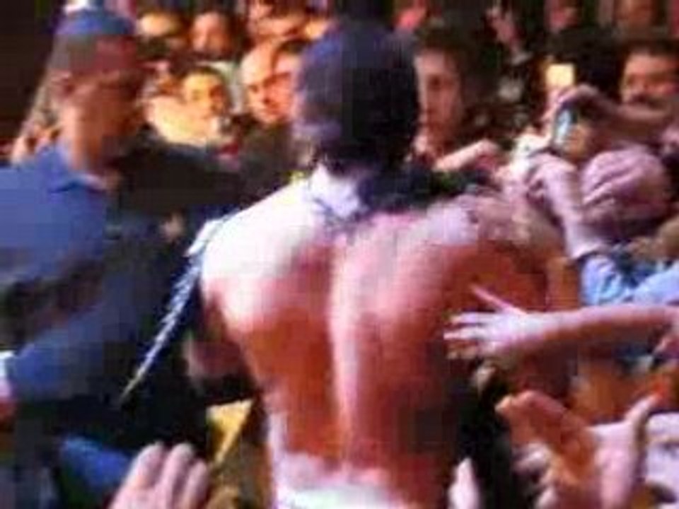 WWE Nice 2008 jeff et matt hardy saluent le public