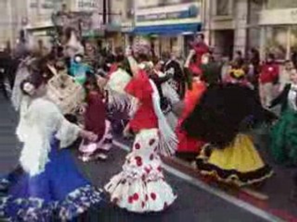 SEVILLANES PENDANT LE DEFILE