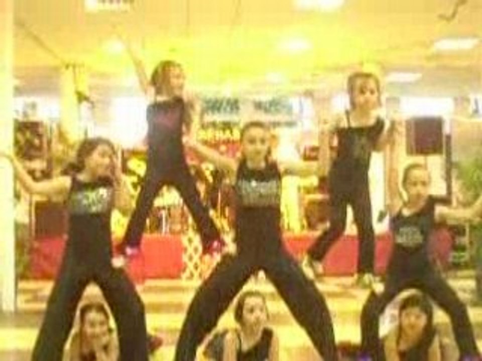 chloé flavie a la danse