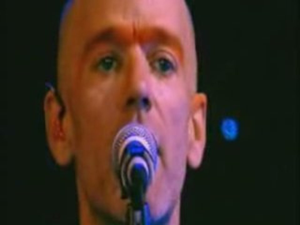 R.E.M. - Everybody Hurts (Live)