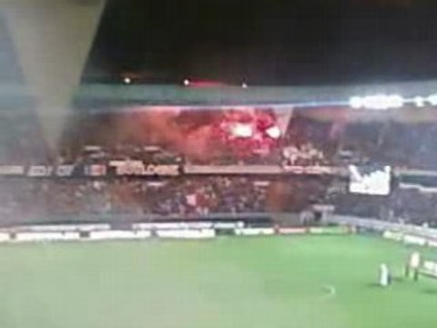 Psg-Lille Entrée des joueurs (Fumigènes Boulogne Bleu)