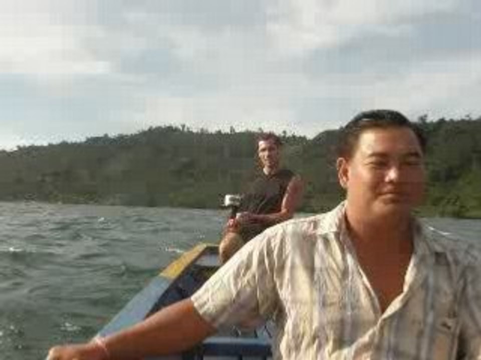 en bateau à Nam Ngum