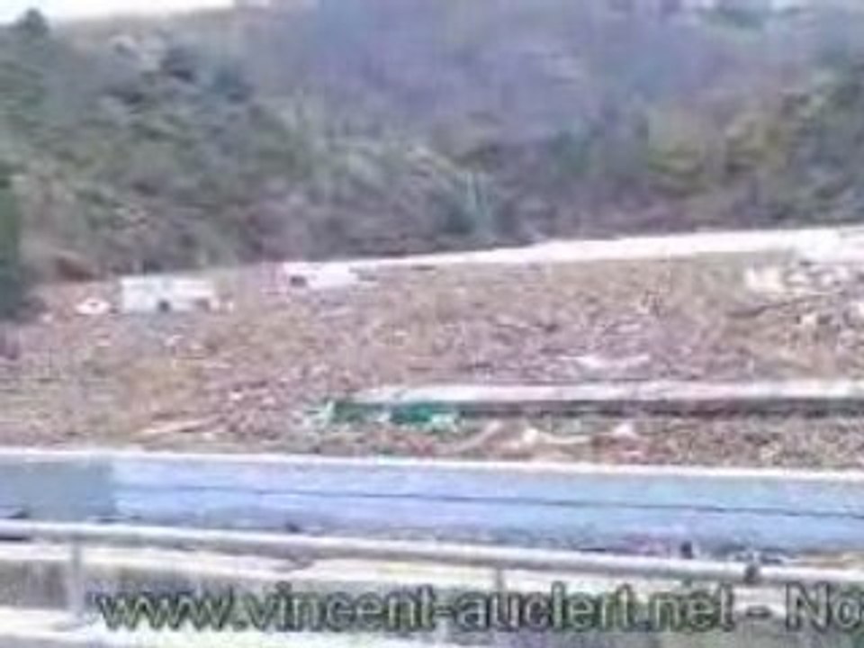 Crue de la Loire - Barrage de Grangent 03/11/08