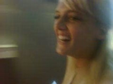 Promotoras En Accion Recorriendo Stands en la EXPO LUXAMERIC