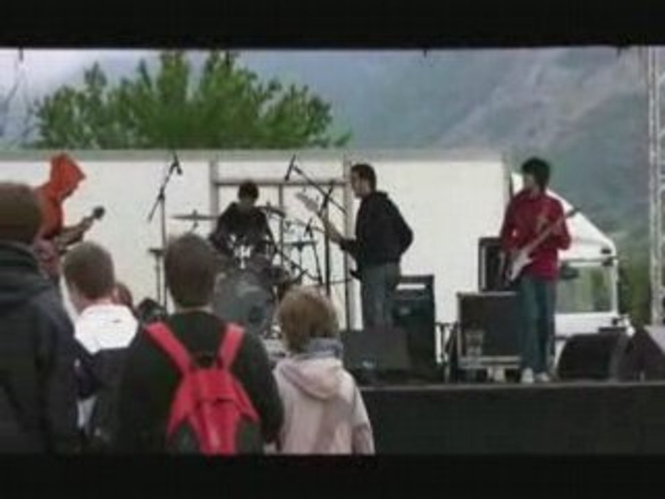 Dive Red on green concert zicka'vif 2008