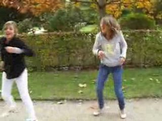 Selma & Manon bougi bougi =D