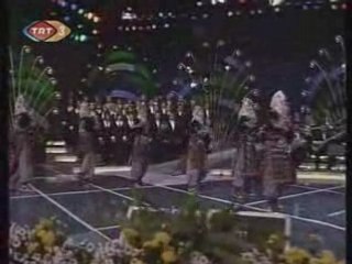 (Oyun) Yayla yollarinda yürüyüp gelir - Kezban yenge