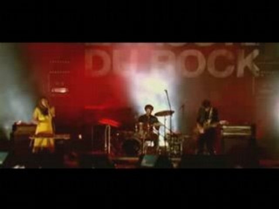 Blonde Redhead - Misery is a butterfly - La route du Rock