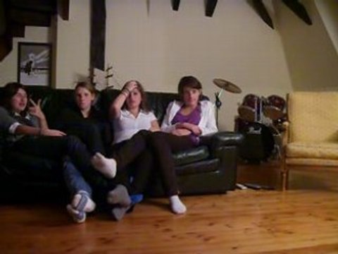 Céline Lolo & Gab devant les rebelles de la foret