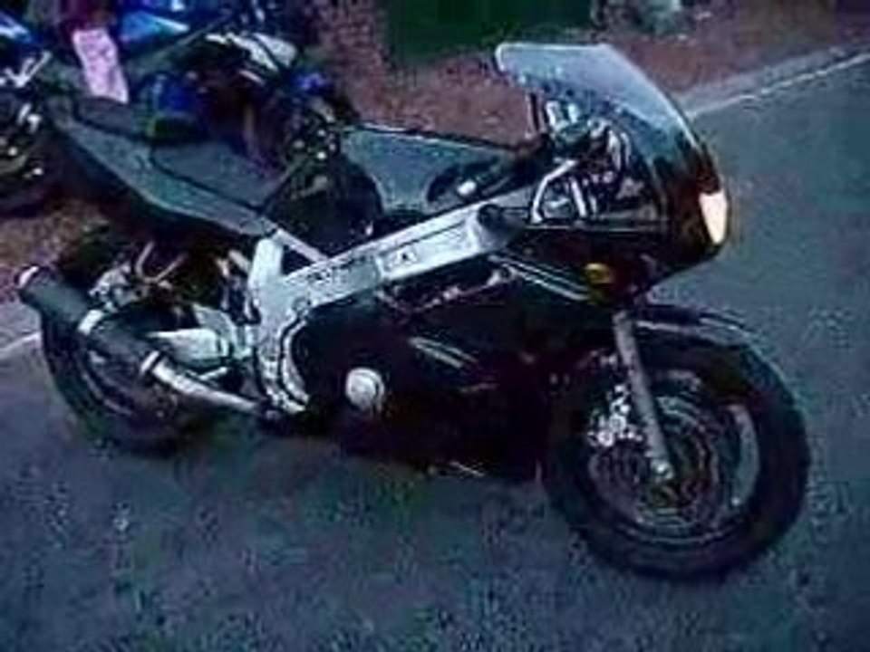 Mon 600 FZR terminé