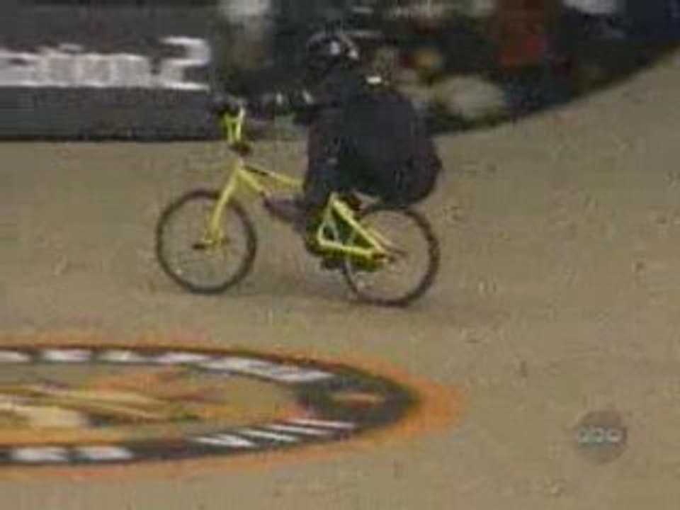 BMX - X-games matt hoffman no handed 900