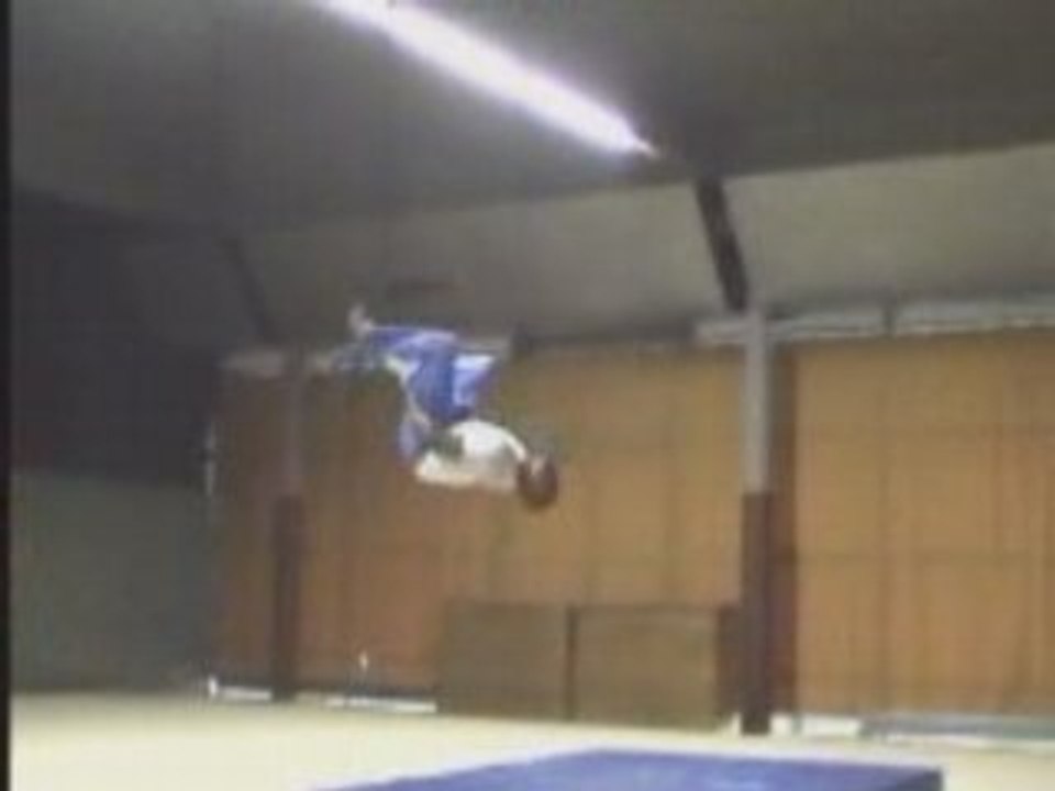 Malek-Jean Marc Mourtialon acrobatie