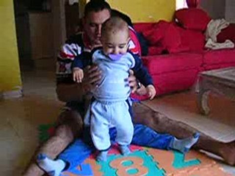 PREMIERS PAS DE NOHAN