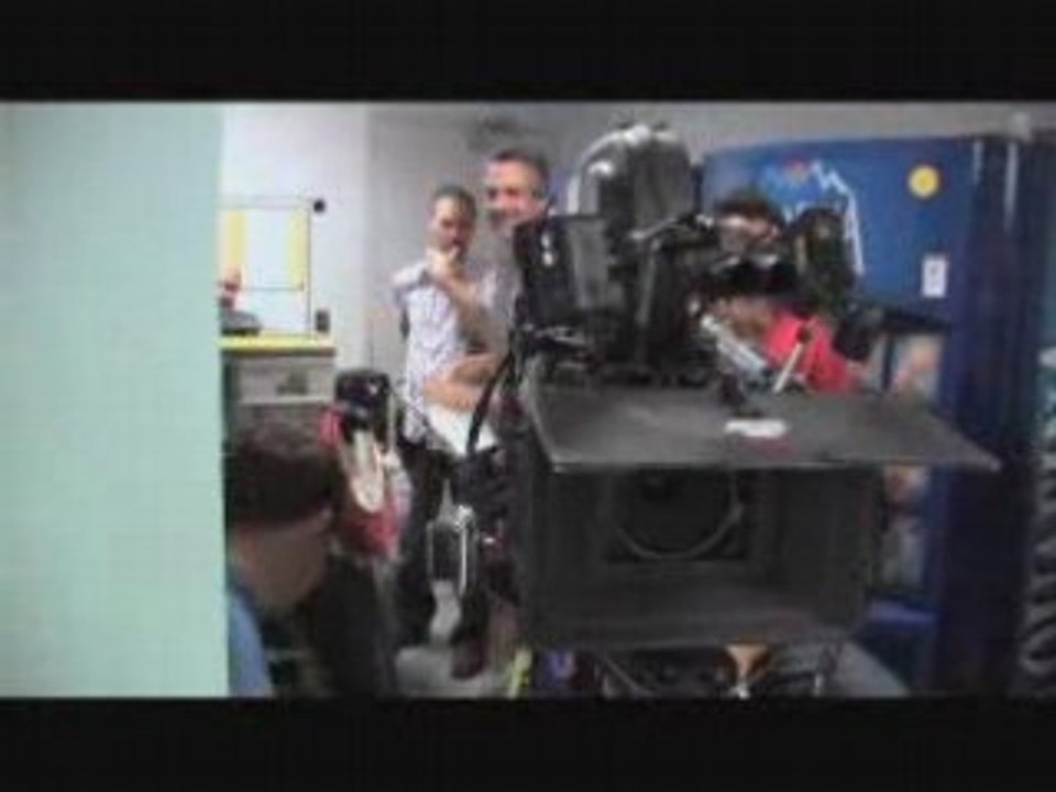 Fun- clip from The Perfect Holiday On DVD 11/11/08