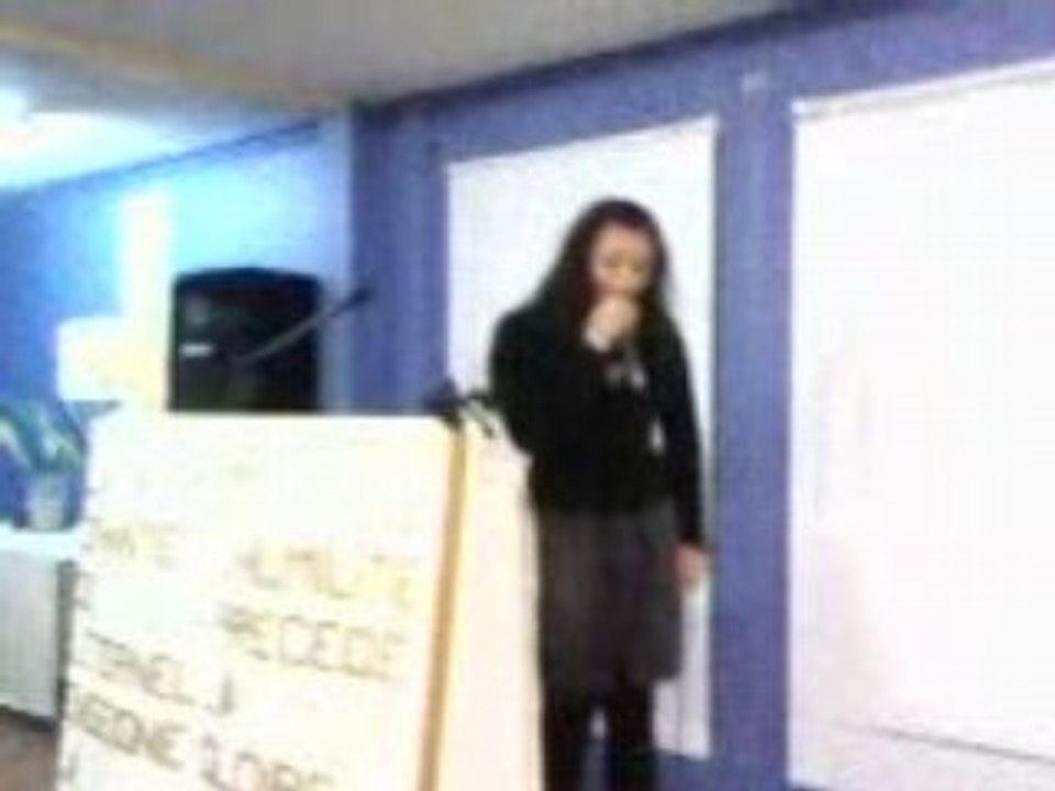 LA SEURS TIPOUN KI CHANTE SE MERVEILLEUX CANTIQUE