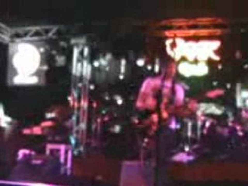 M2U00098