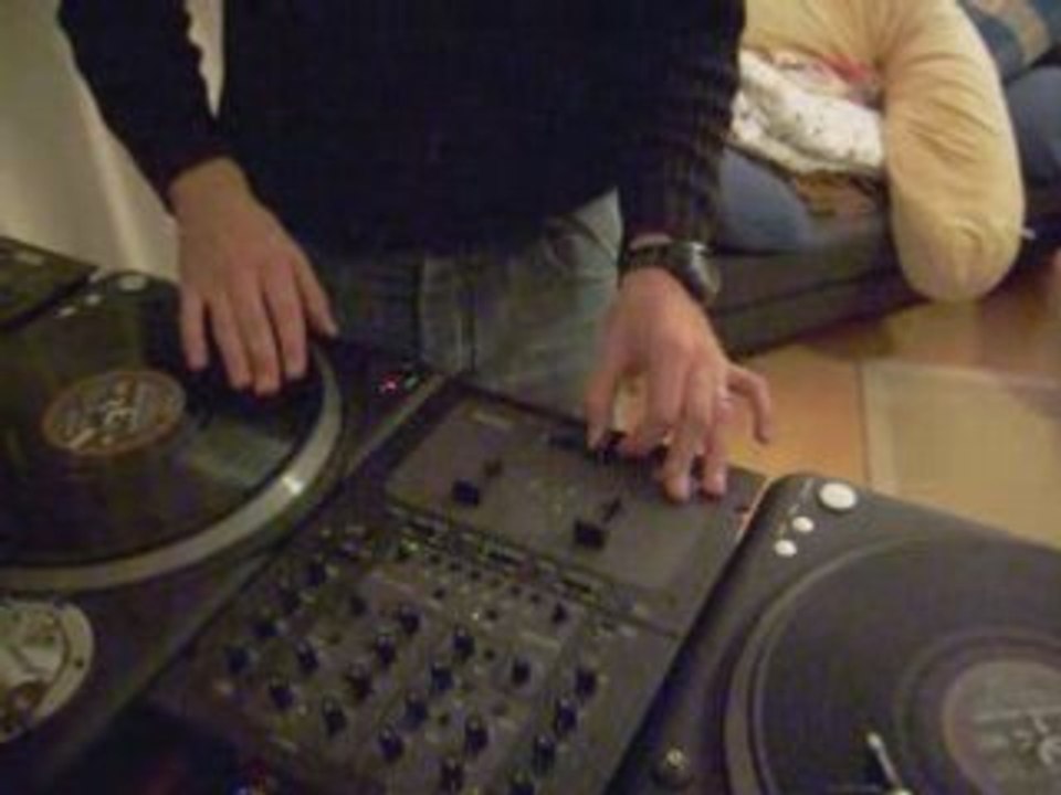 Mix Cut Demo Pour TT972