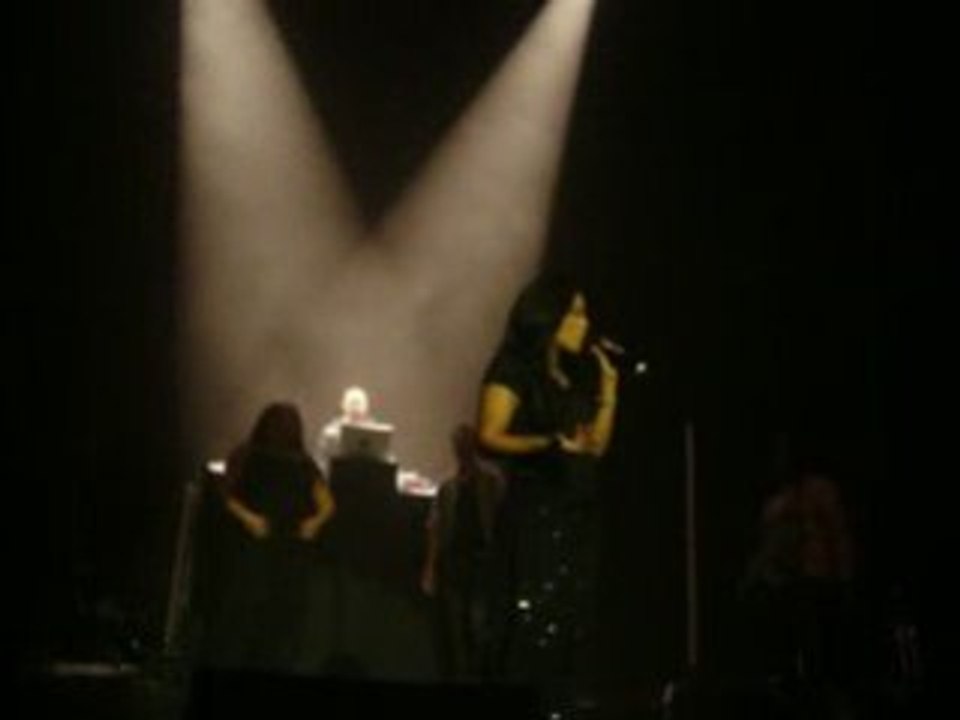 Amel Bent 9-3 Tu peux pas teeest
