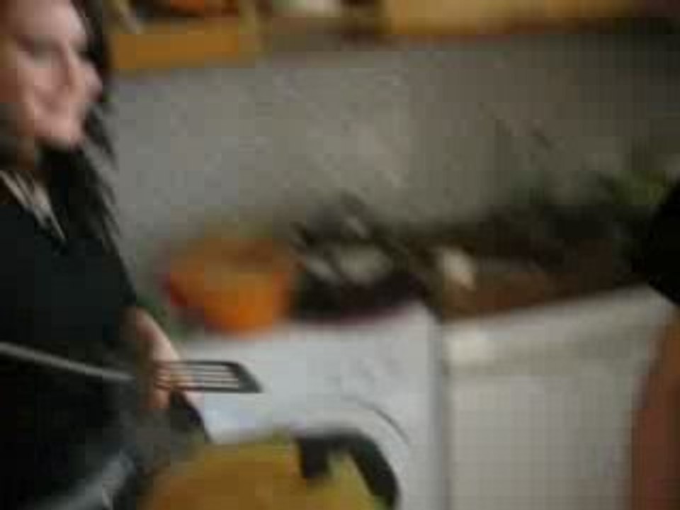 Seth et la pate à crêpe =)