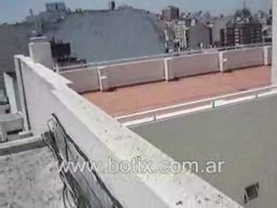 Cerramiento de pozo de aire con red anti aves www.botix.com.