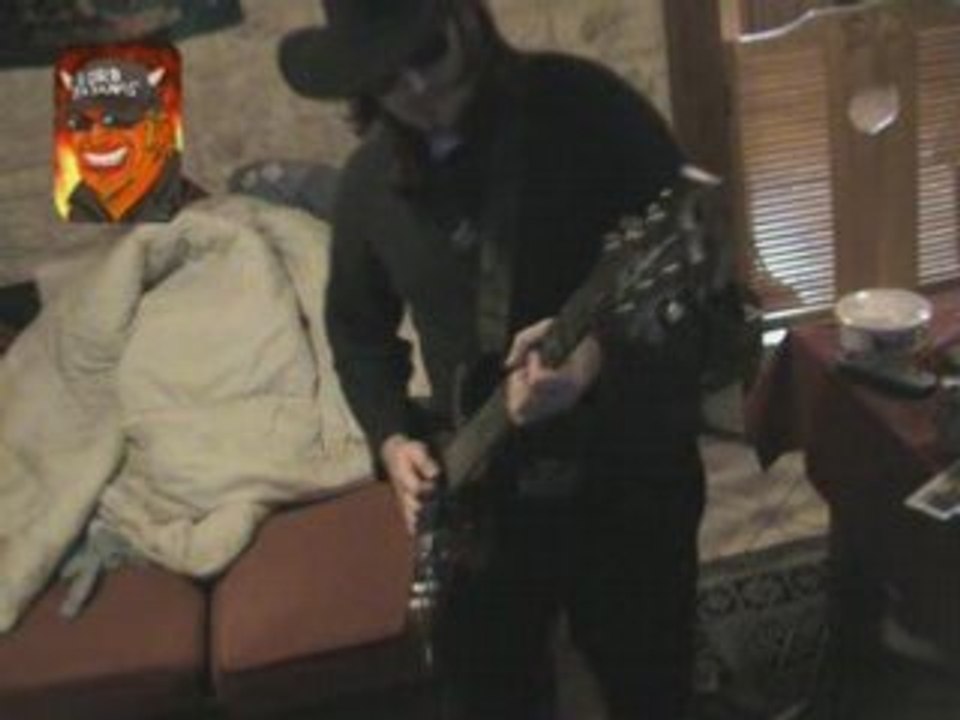 LORD SATANAS VOUS JOUE DU ACDC "ROCK N' R ROLL TRAIN"