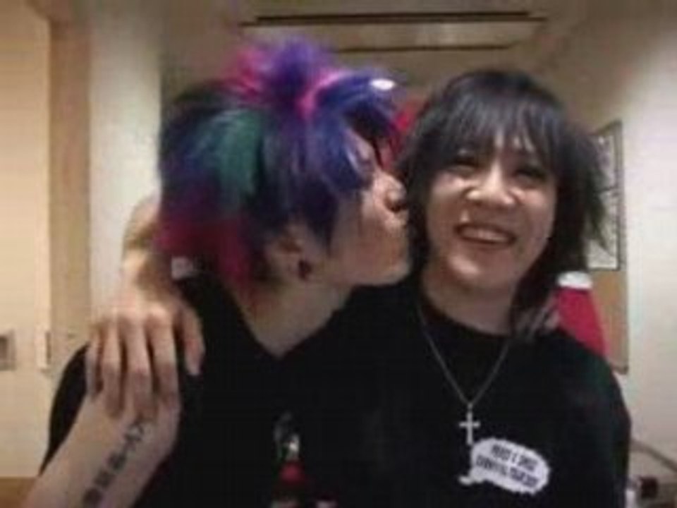 Miyavi Kiss Kai (The GazettE)