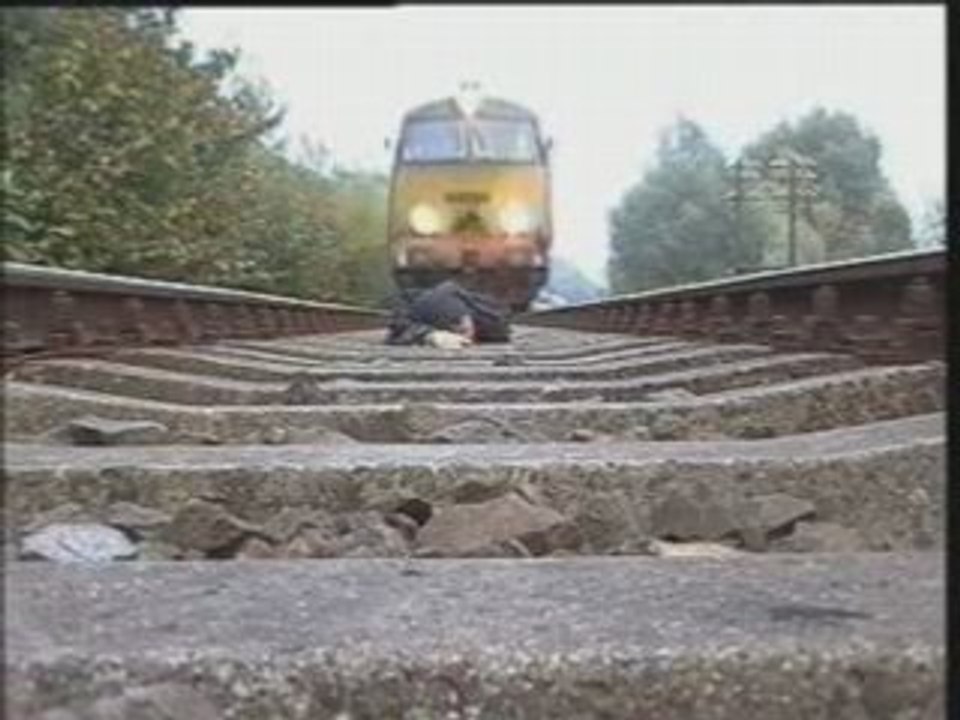 l'homme sous le train