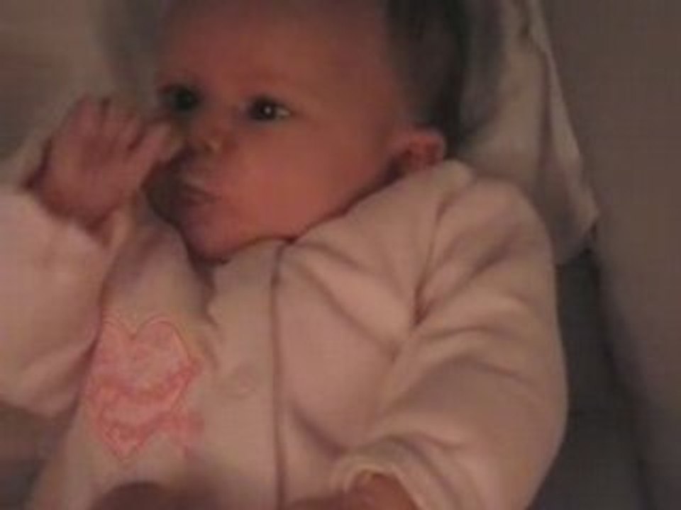 bébé gazouille 1 mois