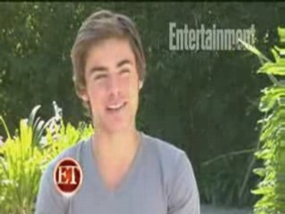 Zac Efron Behind the scenes
