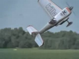 Atterrissage d'urgence avec 1 aile : Impressionnant !