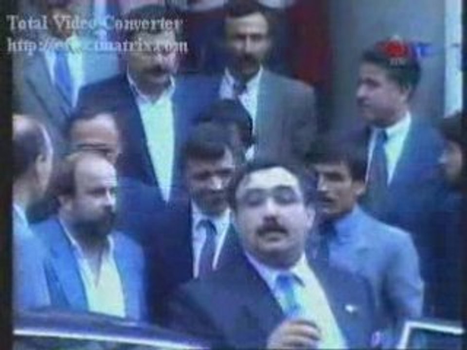 Ozan Arif, sürgünden dönüs..