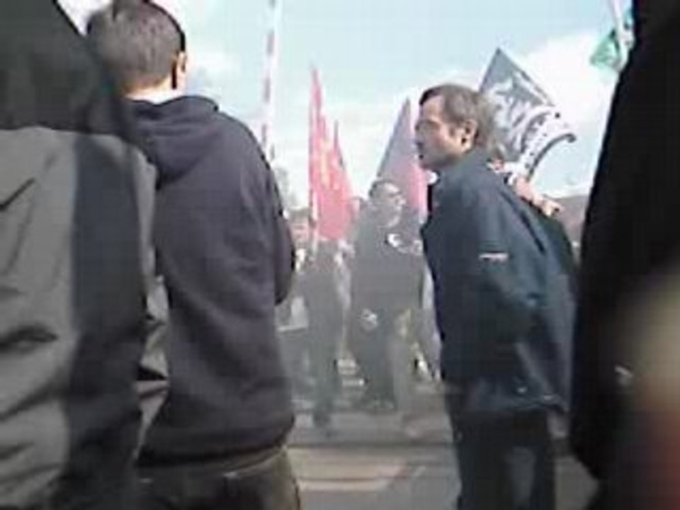 Besancenot : Sabotage ou désobéissance civile ?