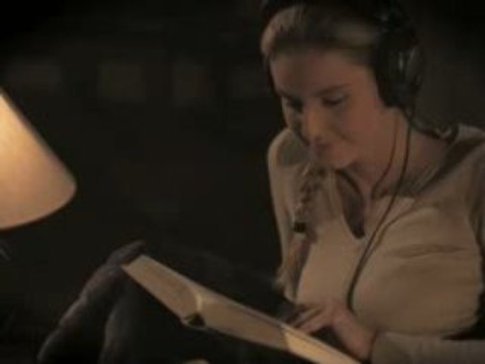 Brutal murder in front of fireplace