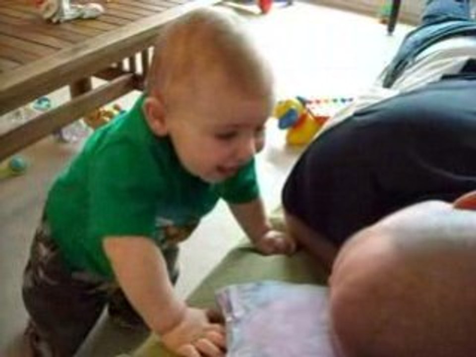 Thomas et papa qui dort