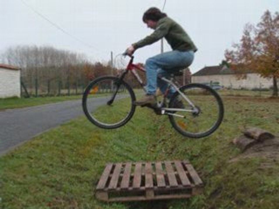 velo dans le champ