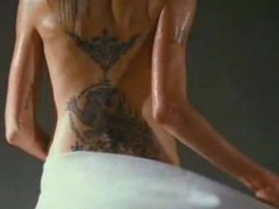 [exclu]Les tatouages d'Angelina