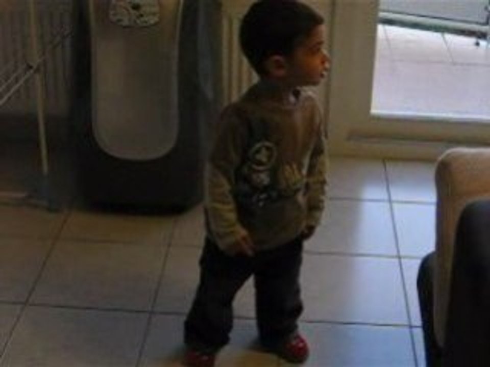 Evan 2ans danse