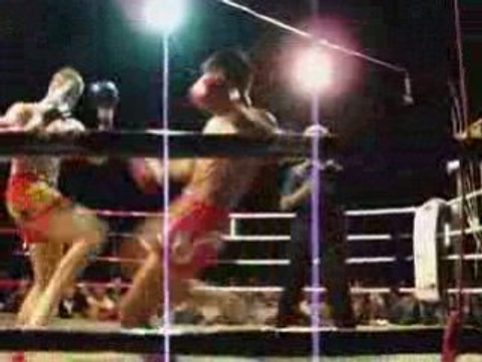 Christophe Mertens-Waisak fights Thailand