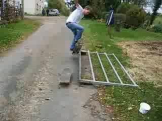 yOan en skate héhé la class