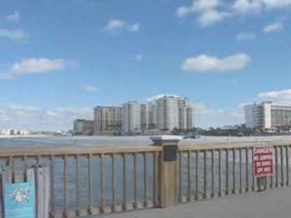 A Chilly Day at Pier 60 Clearwater Beach by Leiza Halsey