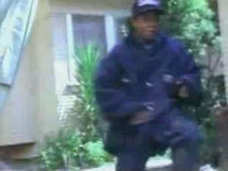 N.W.A - "100 Milles & Runnin' "