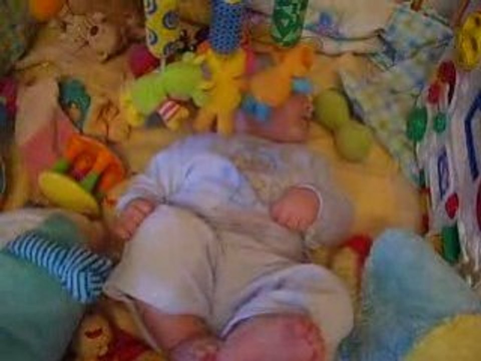 bébé dans le parc