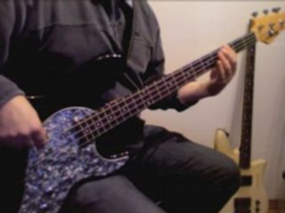 BASS PLAYALONG FOR BEGINNERS - Don't Look Back in Anger