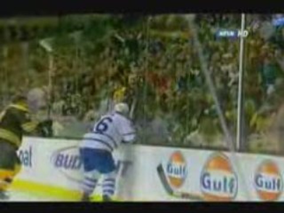 Régis aime le hockey